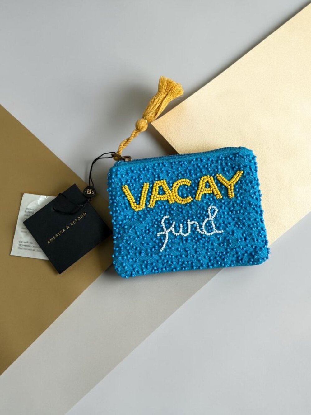 AMERICA & BEYOND Vacay Fund Beaded Coin Purse NEW NWT
